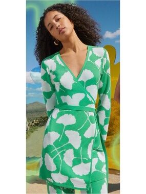 Diane Von Furstenburg x Target Green Floral Wrap Sweater Dress Size Large